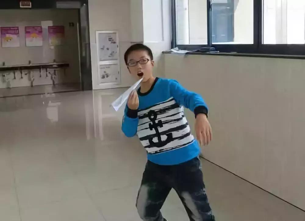 纸飞机的折叠方法视频_纸飞机_纸飞机telegeram下载