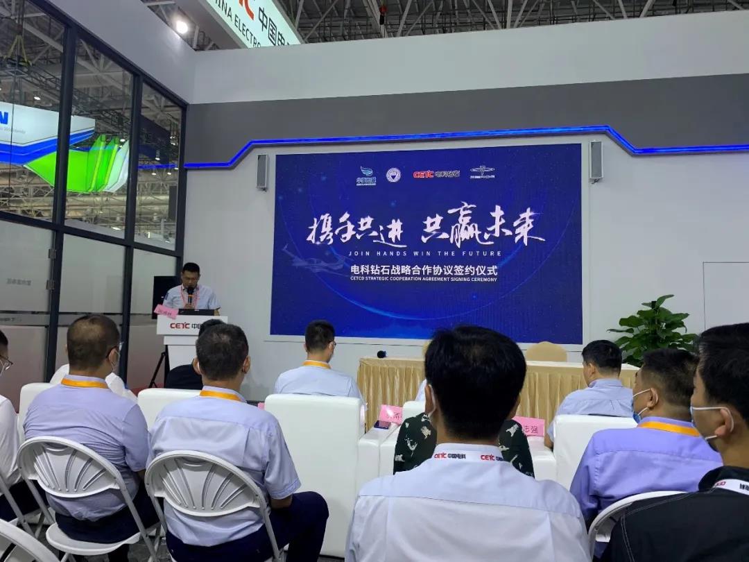 纸飞机下载_纸飞机的折叠方法_纸飞机