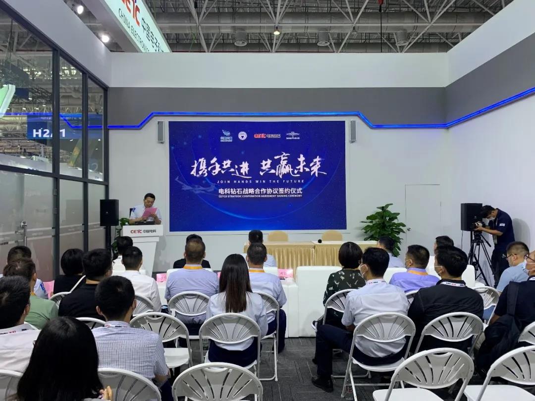 纸飞机下载_纸飞机的折叠方法_纸飞机